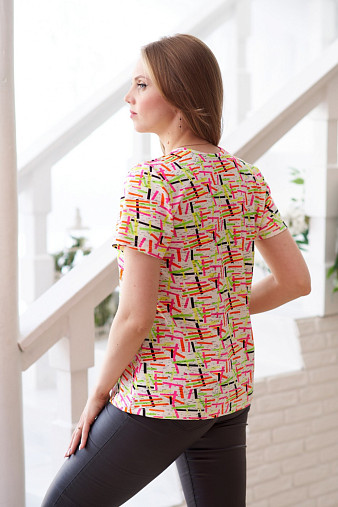 Футболка Карнавал вискоза мульт/штрихи